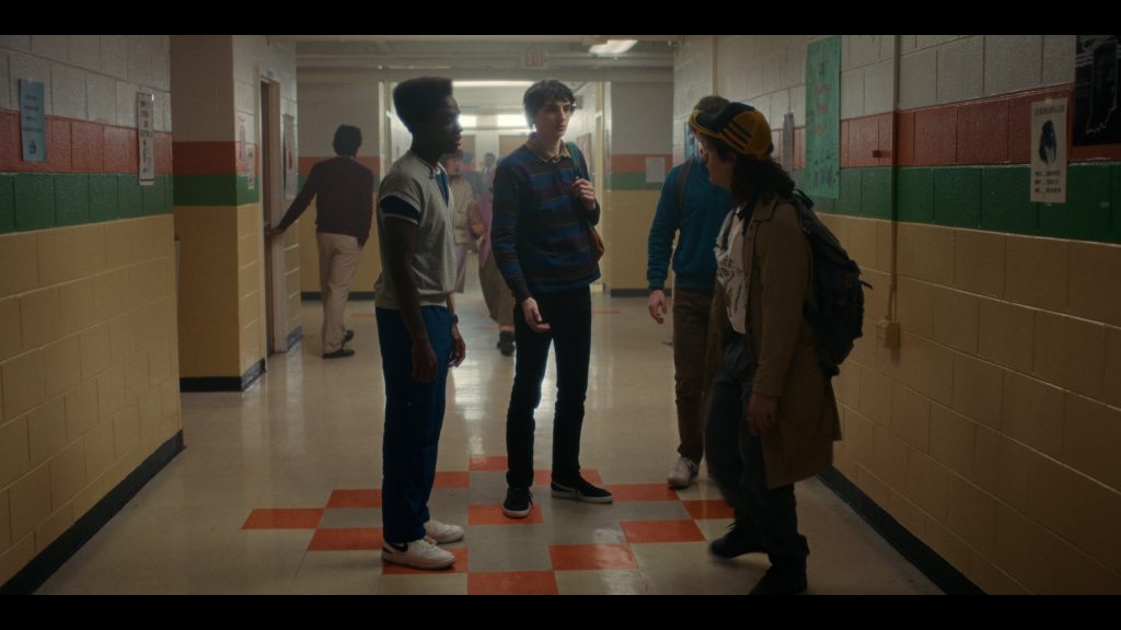 Puma (1) Sneakers in Stranger Things S05E01 “Chapter One – The Crawl” (2025) (Image 1)