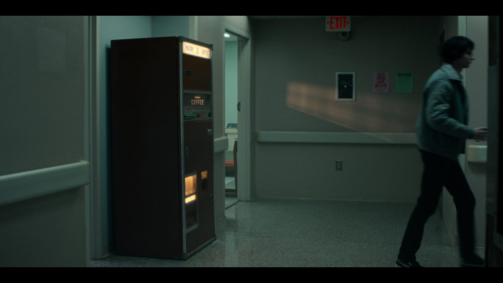 Puma (1) Sneakers in Stranger Things S05E02 “Chapter Two – The Vanishing of” (2025) (Image 6)