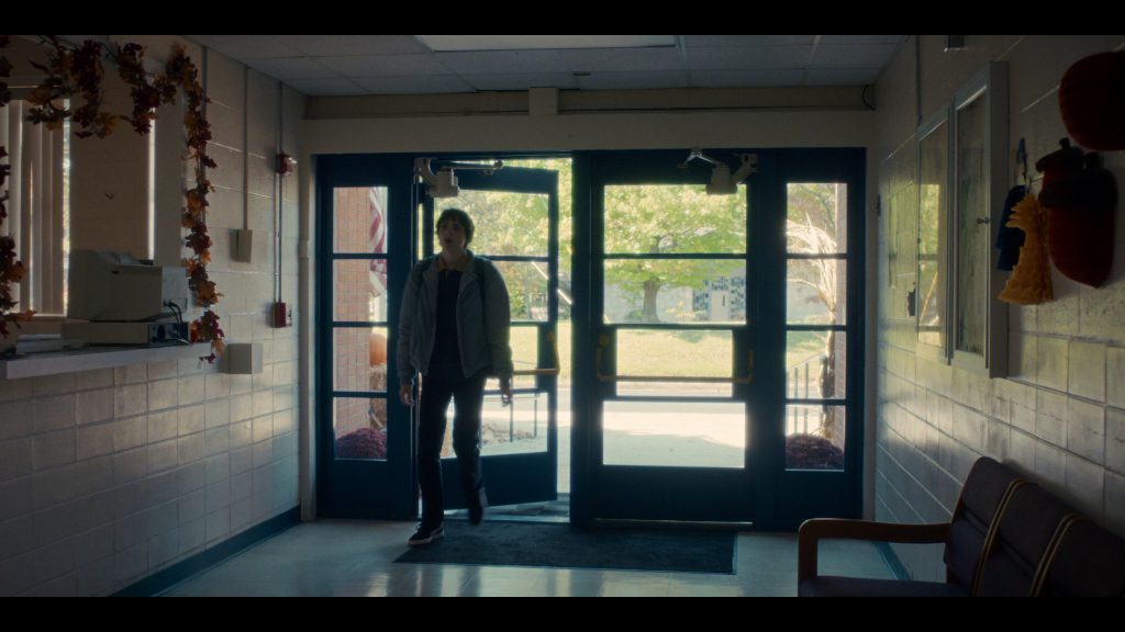 Puma (2) Sneakers in Stranger Things S05E01 “Chapter One – The Crawl” (2025) (Image 1)