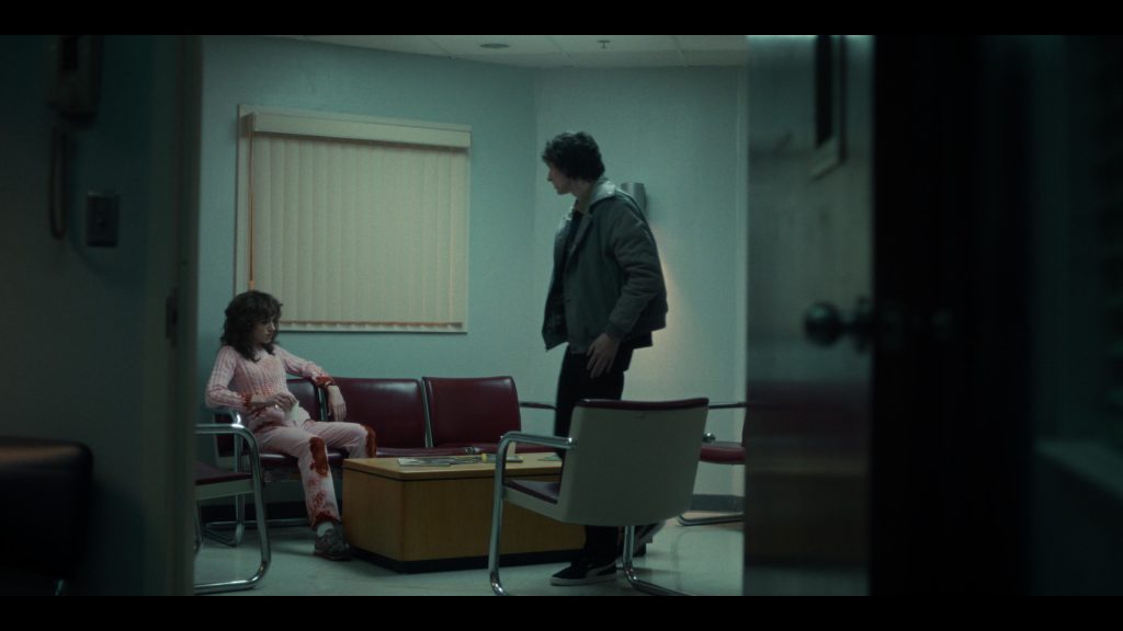 Puma (2) Sneakers in Stranger Things S05E02 “Chapter Two – The Vanishing of” (2025) (Image 2)
