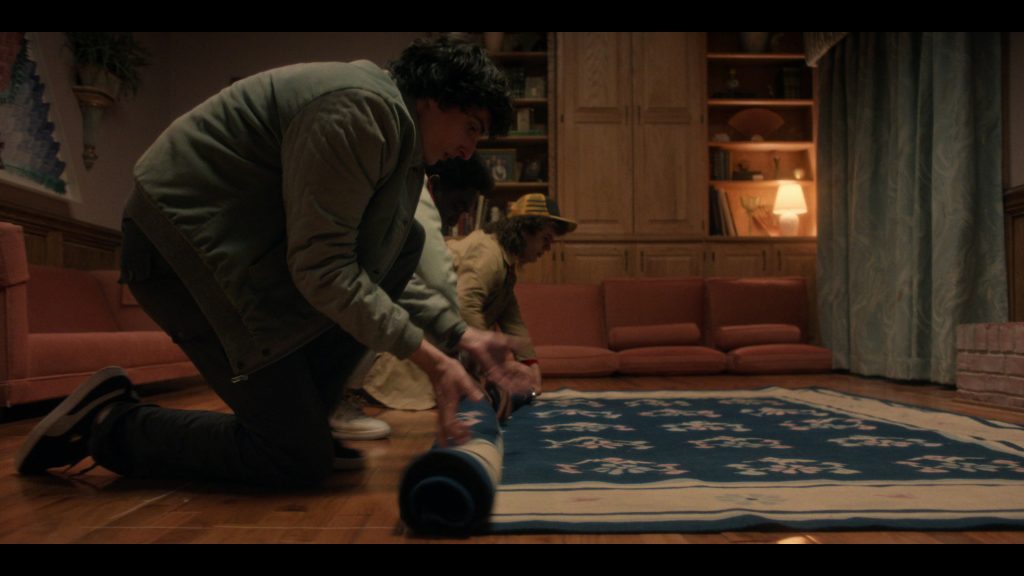 Puma (3) Sneakers in Stranger Things S05E03 “Chapter Three – The Turnbow Trap” (2025) (Image 1)