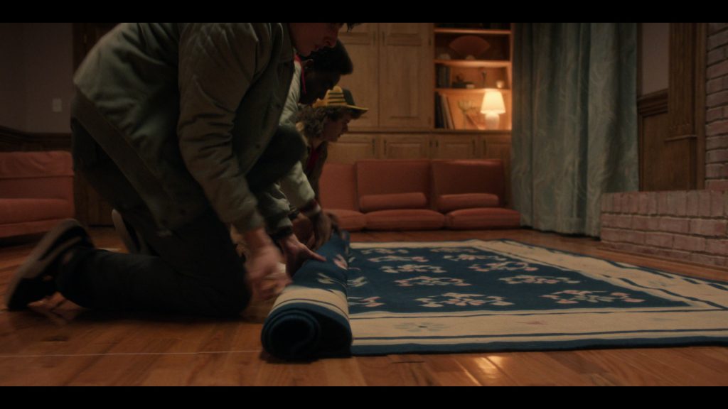 Puma (3) Sneakers in Stranger Things S05E03 “Chapter Three – The Turnbow Trap” (2025) (Image 2)