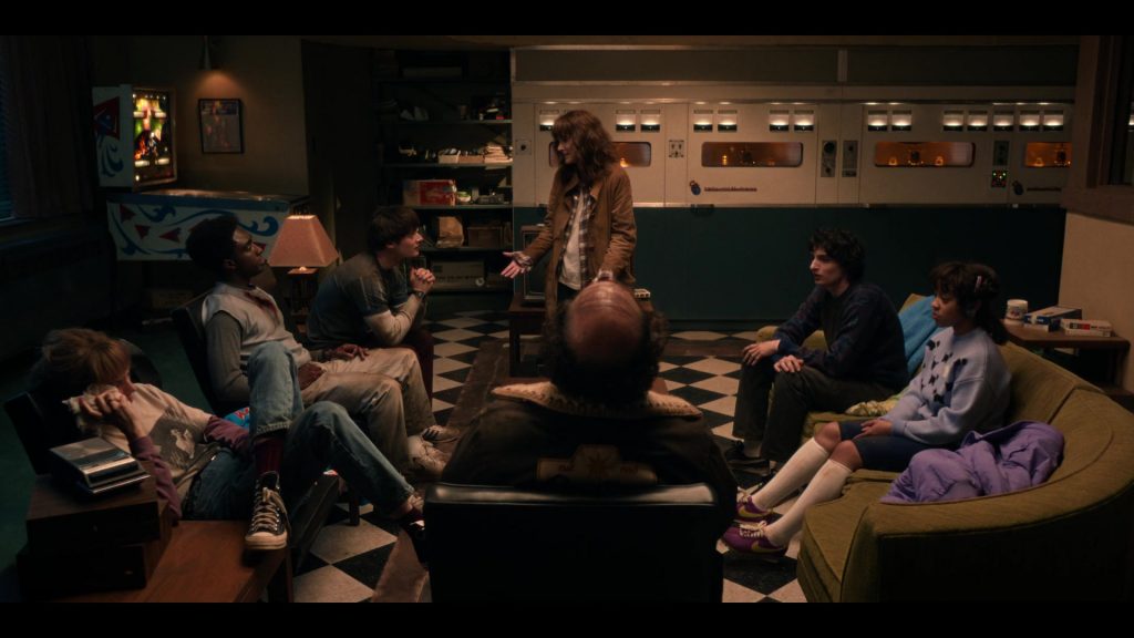 Puma (4) Shoes in Stranger Things S05E05 “Chapter Five – Shock Jock” (2025) (Image 2)