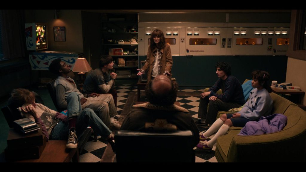 Puma (4) Shoes in Stranger Things S05E05 “Chapter Five – Shock Jock” (2025) (Image 3)