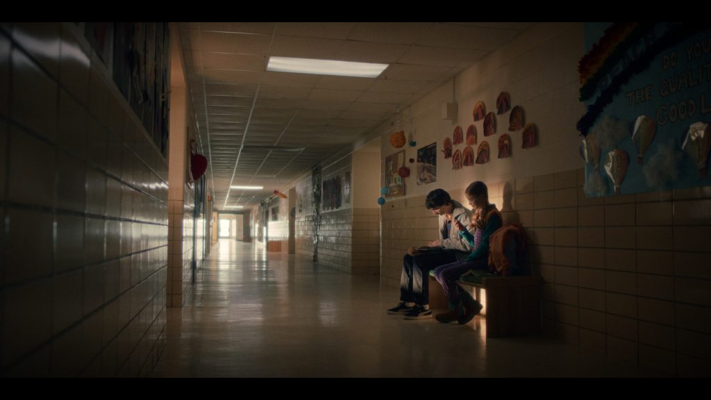 Puma (4) Sneakers in Stranger Things S05E01 “Chapter One – The Crawl” (2025) (Image 1)