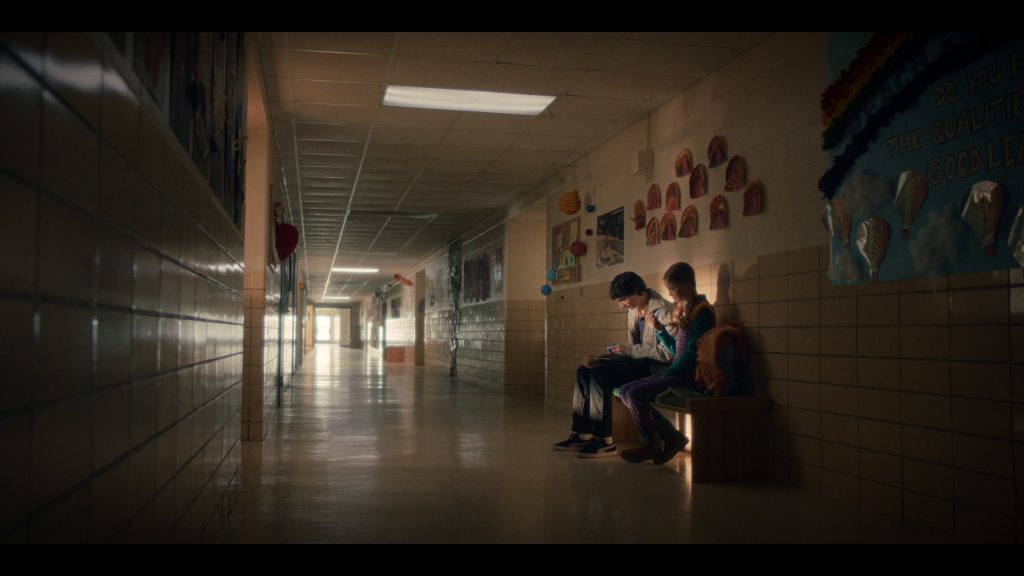 Puma (4) Sneakers in Stranger Things S05E01 “Chapter One – The Crawl” (2025) (Image 2)