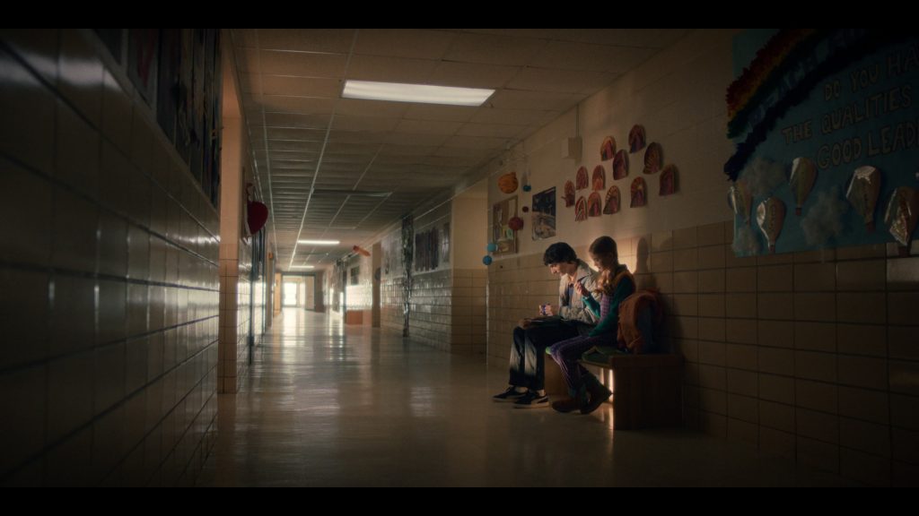 Puma (4) Sneakers in Stranger Things S05E01 “Chapter One – The Crawl” (2025) (Image 3)