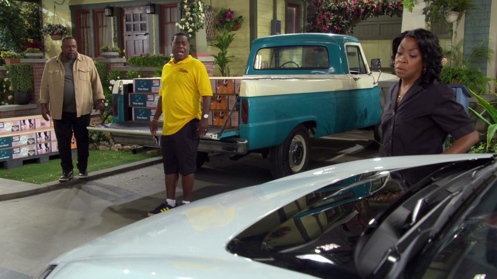Puma (Scene 2) Rebound Layup Sneakers in The Neighborhood S08E04 “Welcome to Family Value” (2025) (Image 4)
