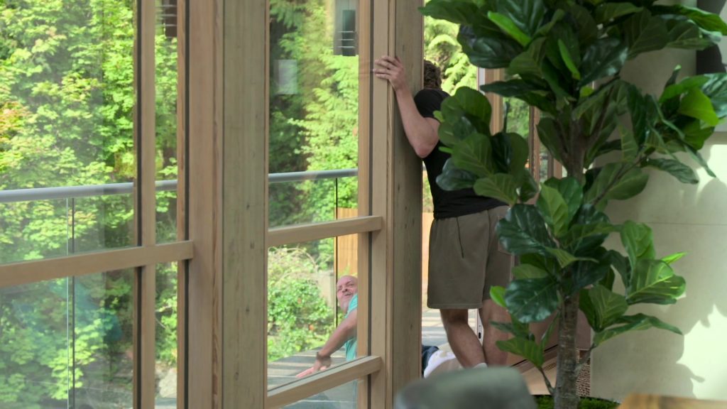 Puma Shoes in Fear Factor House Of Fear S01E04 “The Main Drag” (2026) (Image 8)