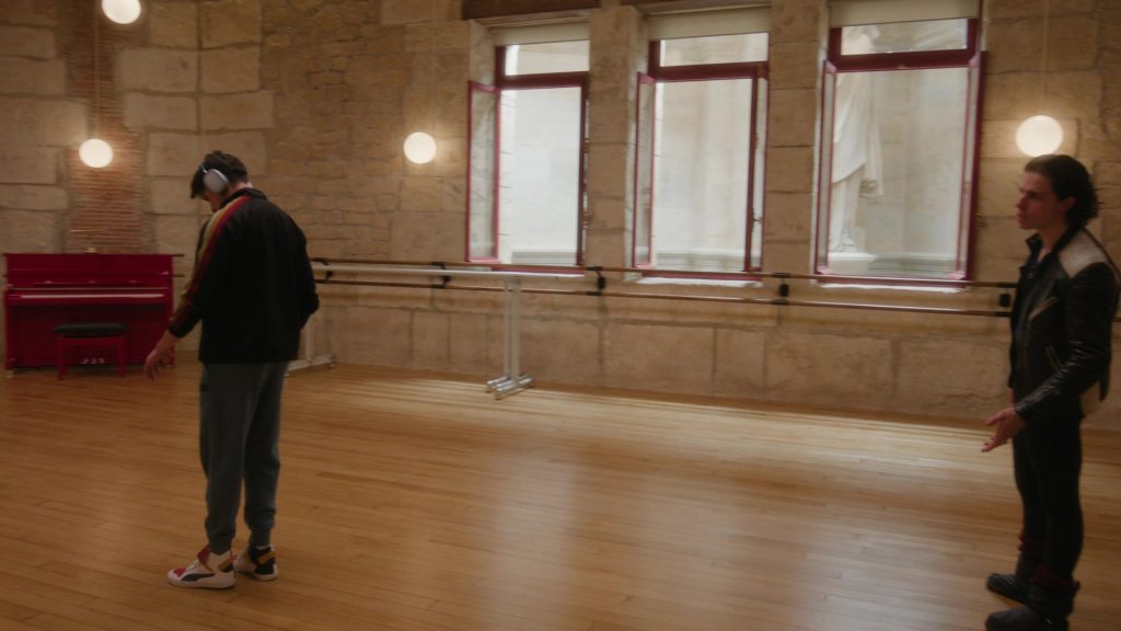 Puma Sneakers (Scene 1) in Etoile S01E02 “The Bull” (2025) (Image 9)