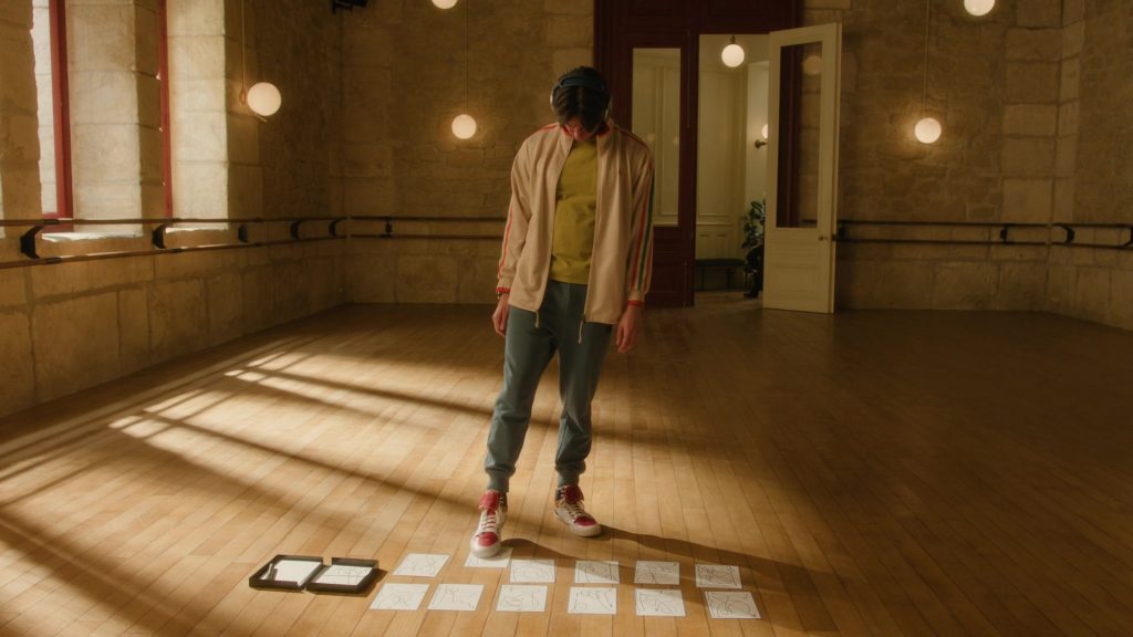 Puma Sneakers (Scene 1) in Etoile S01E04 “The Hiccup” (2025) (Image 1)