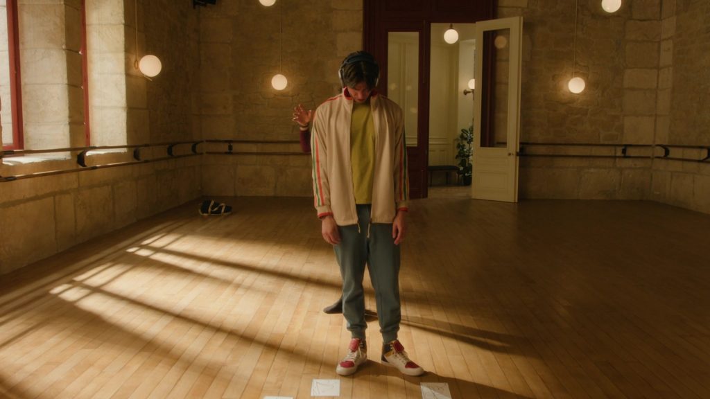Puma Sneakers (Scene 1) in Etoile S01E04 “The Hiccup” (2025) (Image 16)