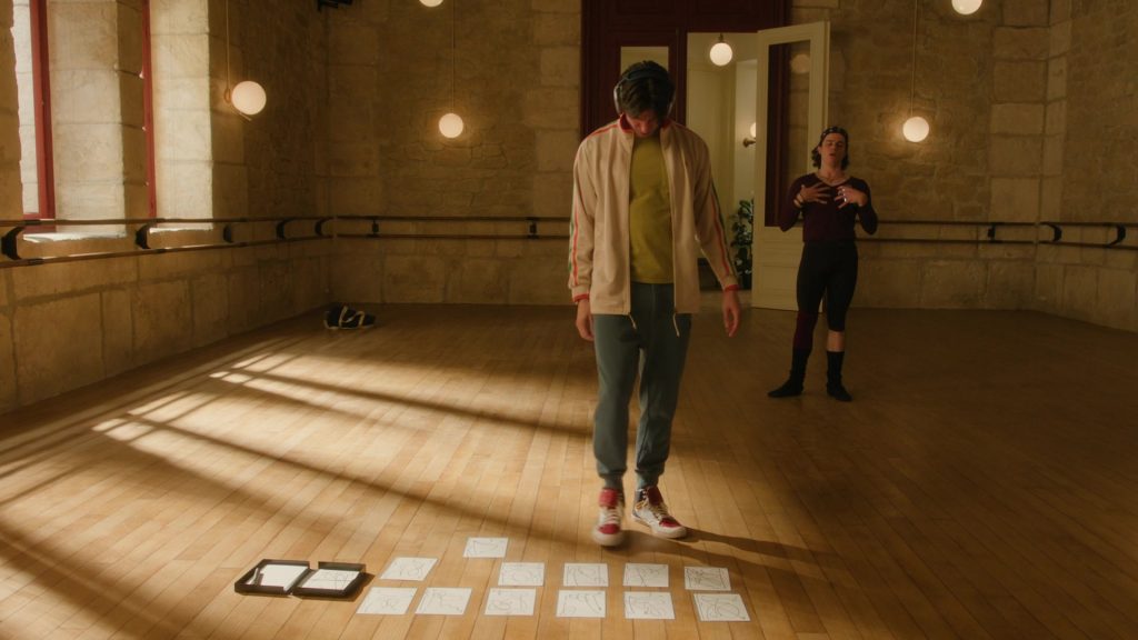 Puma Sneakers (Scene 1) in Etoile S01E04 “The Hiccup” (2025) (Image 5)