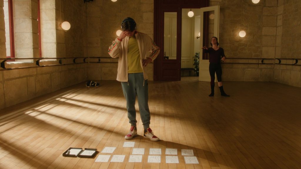 Puma Sneakers (Scene 1) in Etoile S01E04 “The Hiccup” (2025) (Image 9)