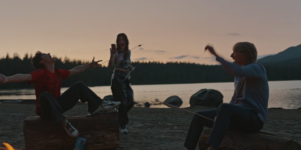 Puma Sneakers (Scene 2) in Stick S01E05 “The Birdie Machine” (2025) (Image 3)