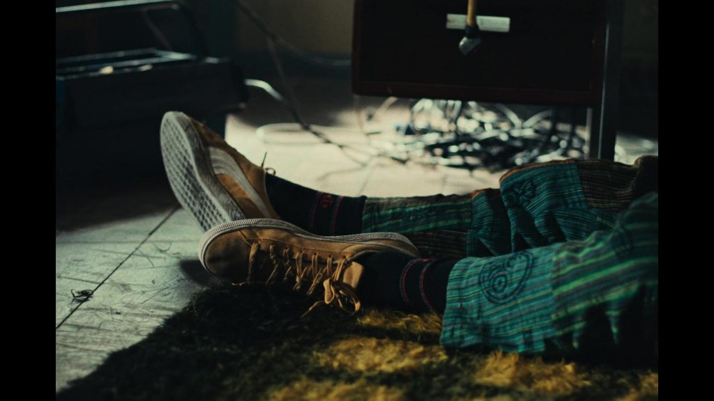 Puma Sneakers in Black Mirror S07E04 “Plaything” (2025) (Image 3)