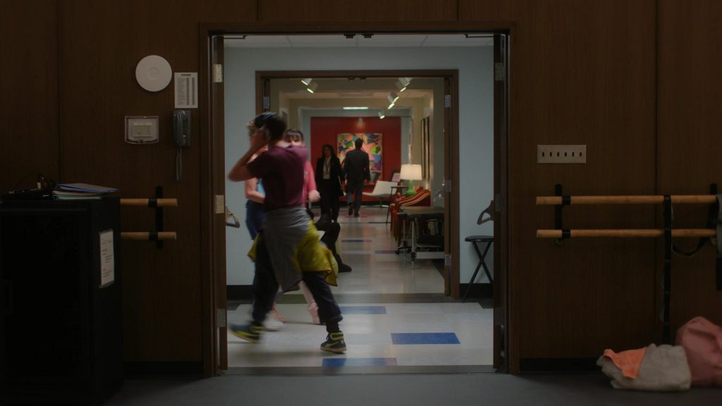 Puma Sneakers in Etoile S01E01 “The Swap” (2025) (Image 2)