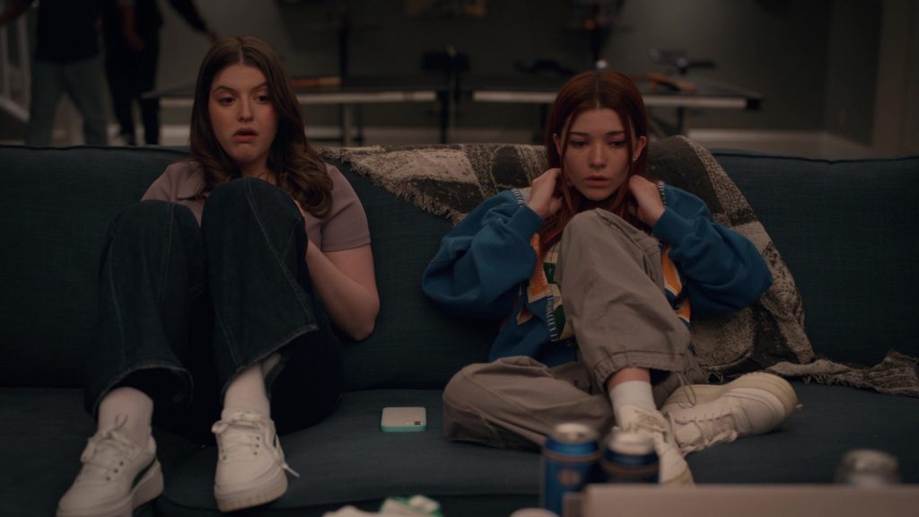 Puma Sneakers in Ginny and Georgia S03E03 “Friends Can Dance” (2025) (Image 3)