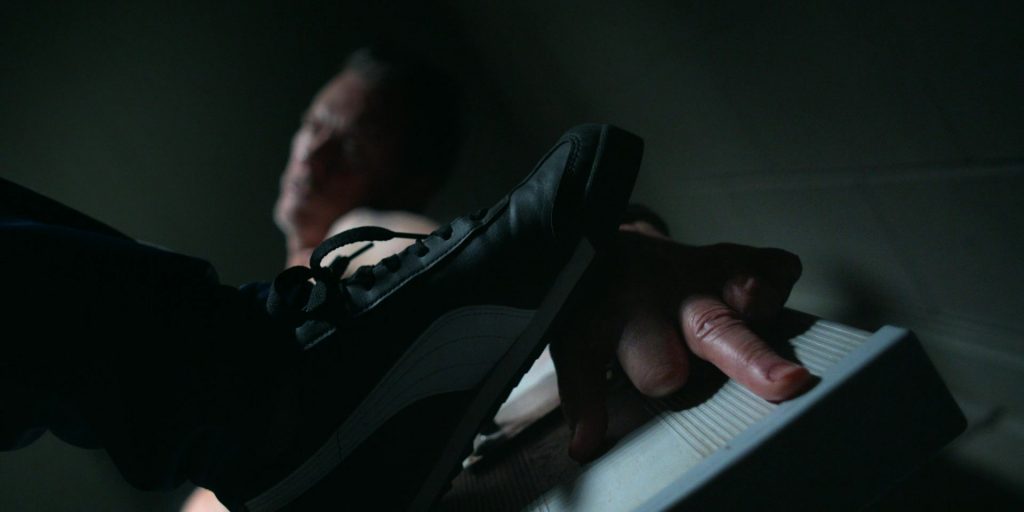 Puma Sneakers in The Bondsman S01E06 “Revelations” (2025) (Image 2)