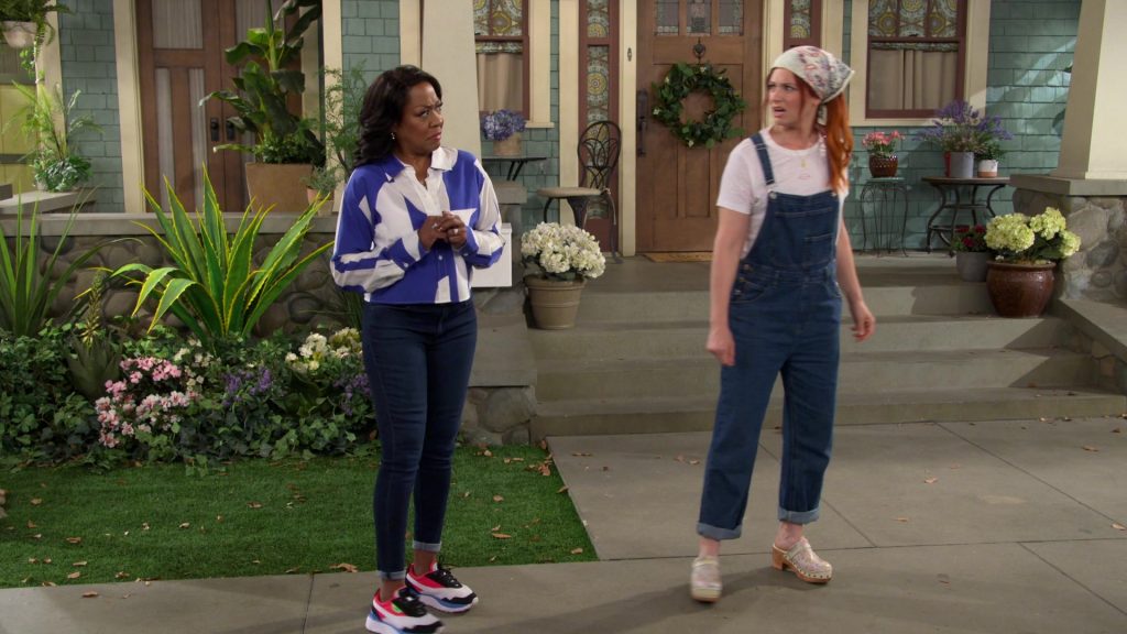 Puma Sneakers in The Neighborhood S07E06 “Welcome to Daddy Issues” (2024) (Image 20)