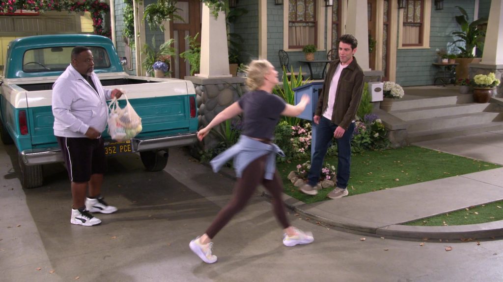 Puma Sneakers in The Neighborhood S07E11 “Welcome to the e-Neighborhood” (2025) (Image 2)