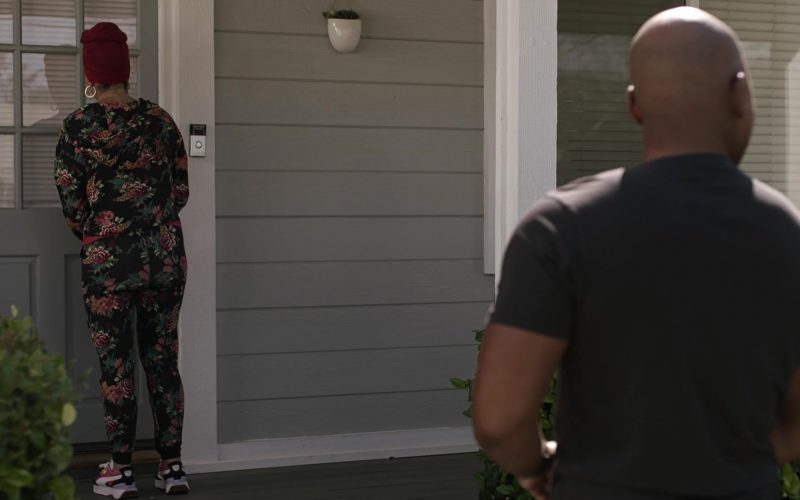 Puma Women's Sneakers in 9-1-1 - Lone Star S02E11 “Slow Burn” (2021) (Image 1)