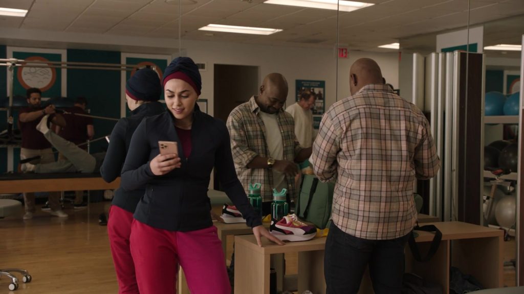 Puma Women's Sneakers in 9-1-1 - Lone Star S04E12 “Swipe Left” (2023) (Image 2)