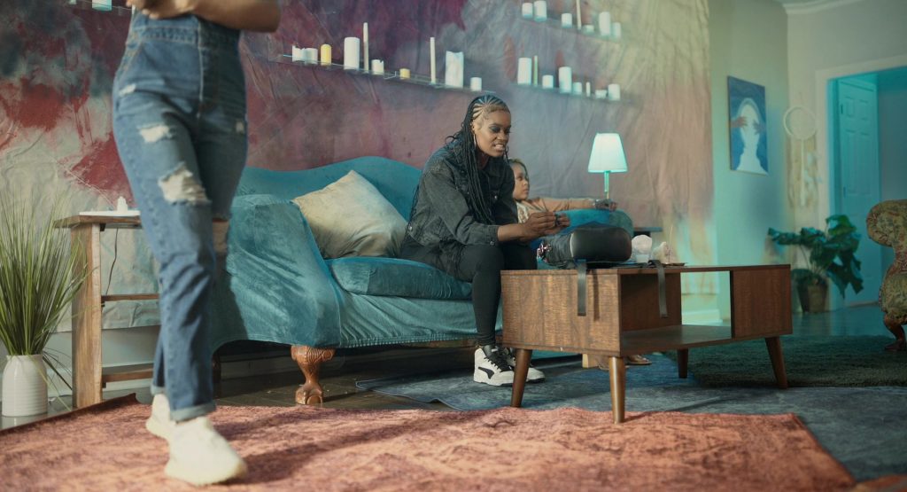 Puma Women's Sneakers in Wicked City S02E04 “Lovers but Never Friends” (2023) (Image 1)