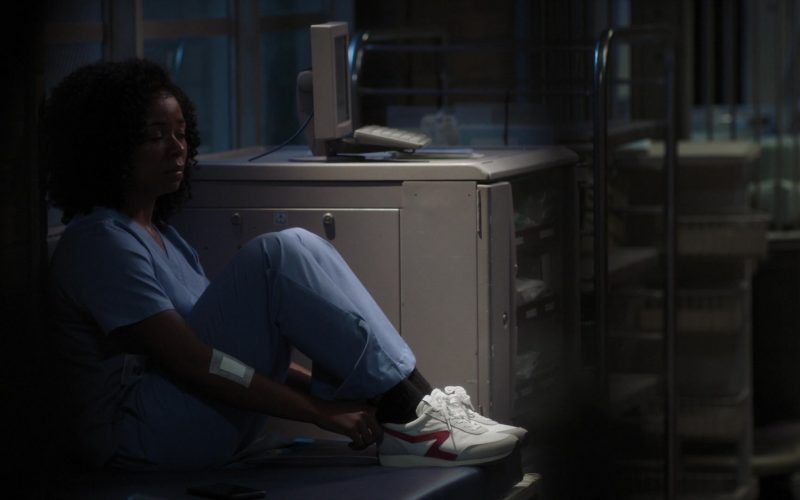 Rag & Bone Sneakers in Grey's Anatomy S20E01 “We've Only Just Begun” (2024) (Image 1)