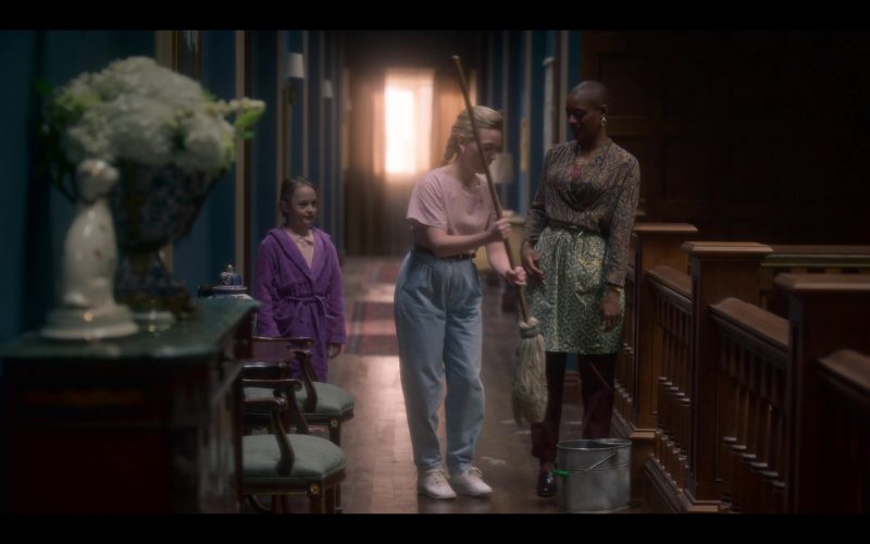Reebok Freestyle Hi White Sneakers of Victoria Pedretti as Danielle ‘Dani' Clayton in The Haunting of Bly Manor S01E02 “The Pupil” (2020) (Image 1)