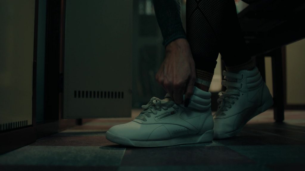 Reebok Sneakers in High Potential S01E01 (2024) (Image 2)