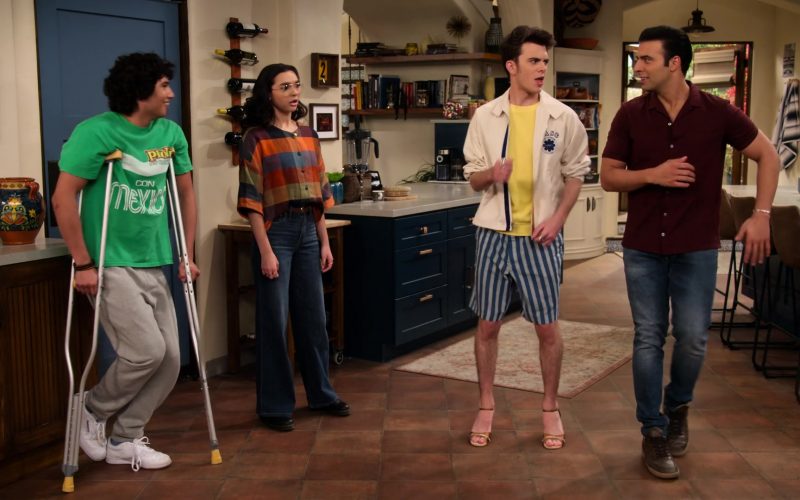 Reebok White Sneakers of Conor Husting as Tad in The Expanding Universe of Ashley Garcia S01E12 “Count Me In” (2020) (Image 1)