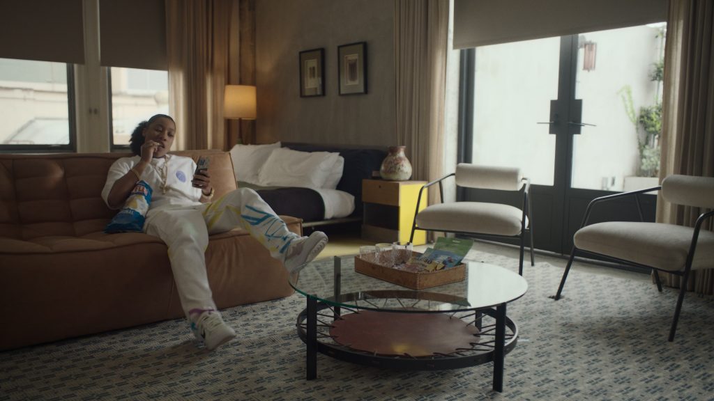 Ruffles Chips, Haribo Candies and Nike Sneakers in Rap Sh!t S02E05 “Dead End” (2023) (Image 2)