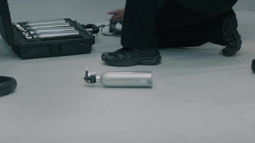 Salomon Sneakers in NCIS - Hawaiʻi S03E10 “Divided We Conquer” (2024) (Image 1)