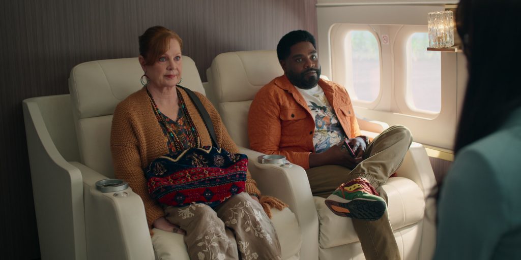 Saucony Sneakers in Loot S03E01 “Bye-Bye Mode” (2025) (Image 3)