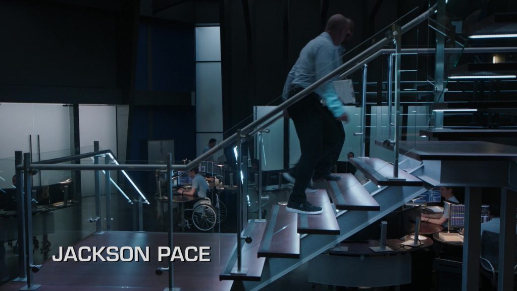 Skechers Sneakers in 9-1-1 – Lone Star S05E06 “Naked Truth”(2024) (Image 1)