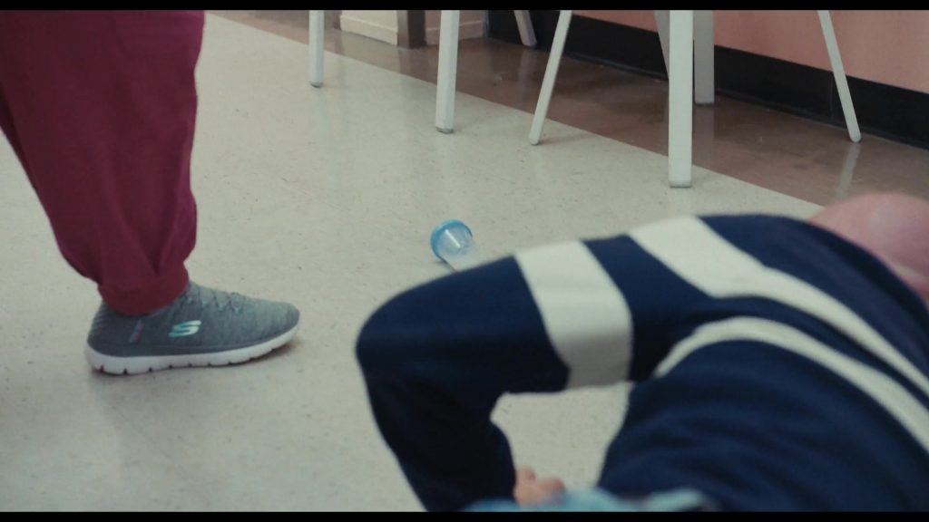 Skechers Sneakers in Bad Thoughts S02E03 “Bad News” (2026) (Image 1)