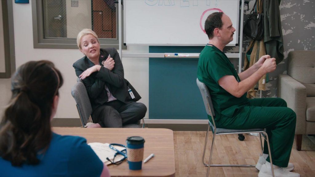 Skechers Sneakers in St. Denis Medical S02E02 “Mama Bear Activated” (2025) (Image 1)