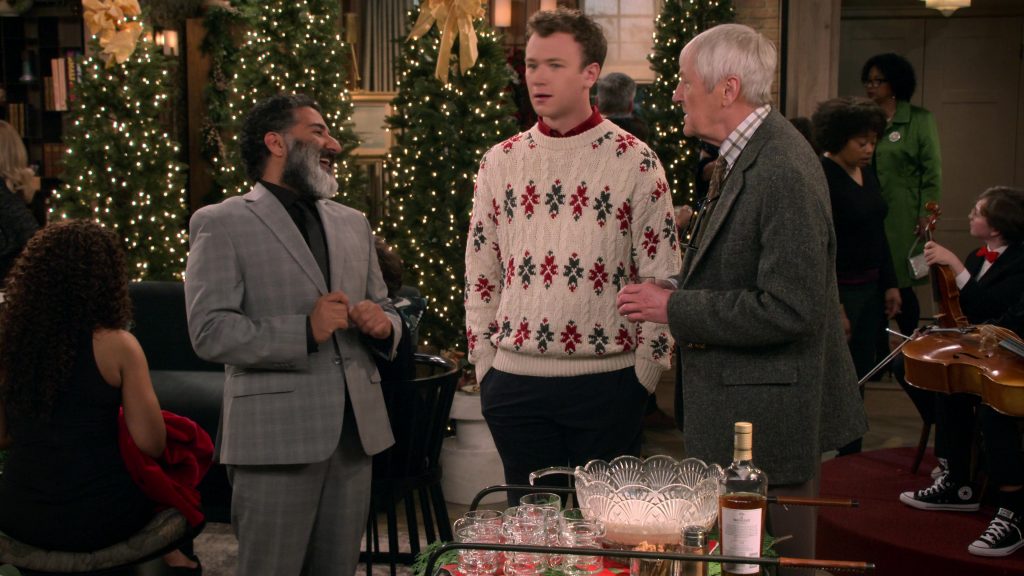 The Macallan Whisky and Converse Shoes in Frasier S01E10 “Reindeer Games” (2023) (Image 2)