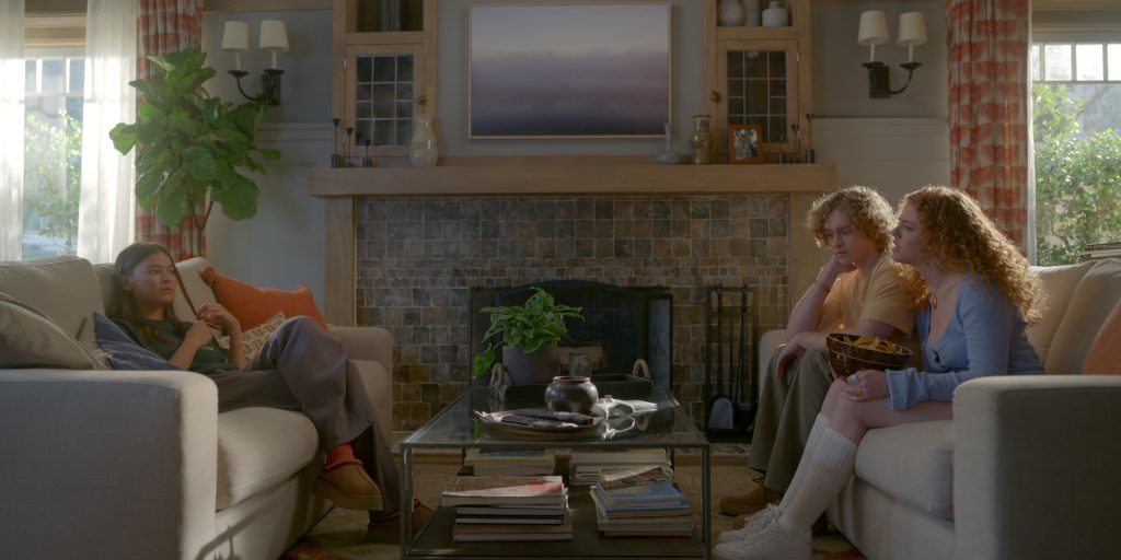 Ugg Slippers and Nike Shoes in Shrinking S02E04 “Made You Look” (2024) (Image 2)