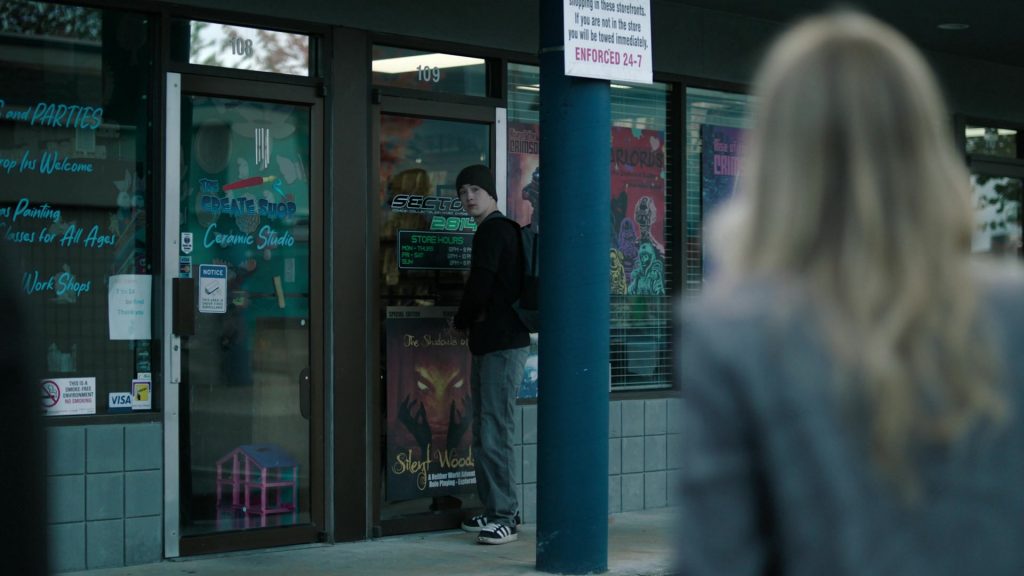 VISA, Mastercard, Adidas Shoes in The Hunting Party S01E07 “Mark Marsden” (2025) (Image 2)