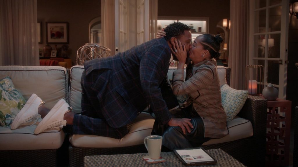 Valentino White Sneakers of Anthony Anderson as Andre ‘Dre' Johnson in Black-ish S08E13 “Homegoing” (2022) (Image 2)