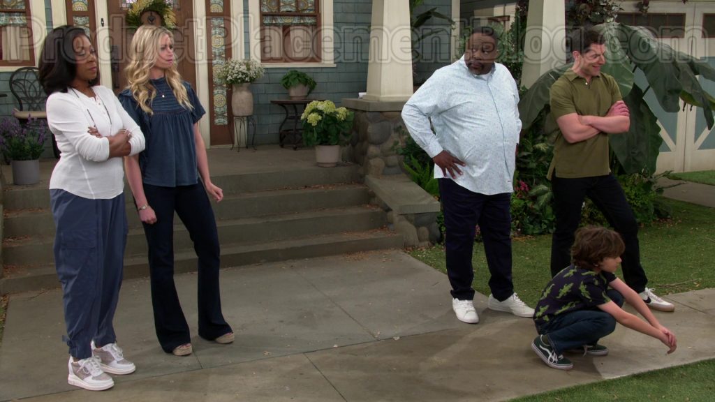Vans Boys Green Shoes of Hank Greenspan as Grover Johnson in The Neighborhood S02E21 “Welcome to the Speed Bump” (2020) (Image 1)