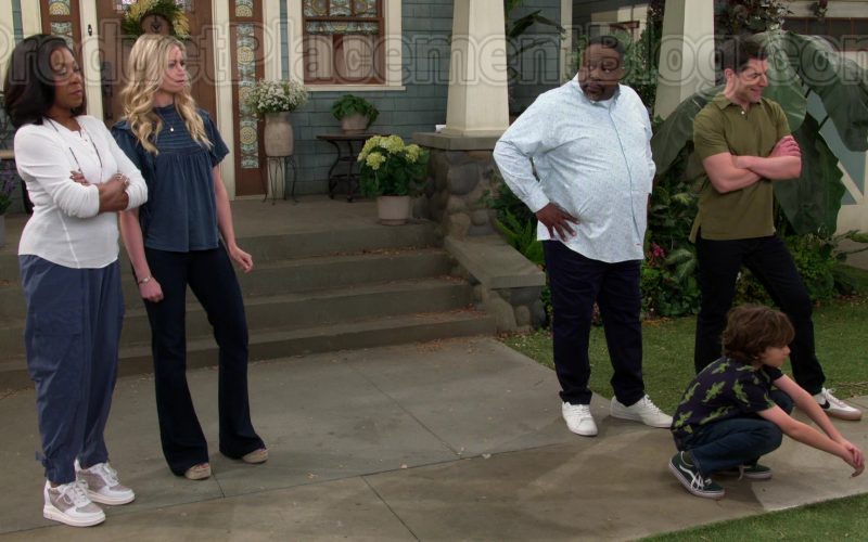 Vans Boys Green Shoes of Hank Greenspan as Grover Johnson in The Neighborhood S02E21 “Welcome to the Speed Bump” (2020) (Image 1)
