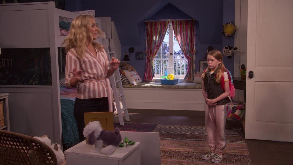 Vans Classic Black & White Slip-On Shoes Worn by Juliet Donenfeld as J.J. in The Big Show Show S01E05 “The Big Process” (2020) (Image 1)