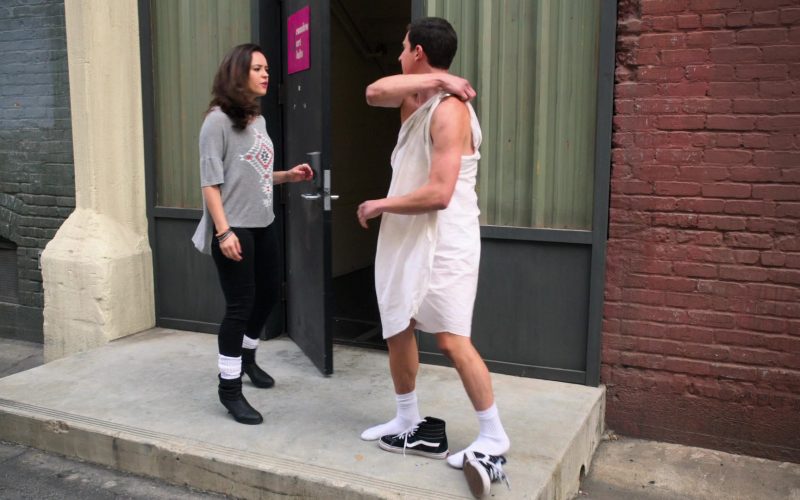 Vans HiTop Sneakers of Sam Lerner as ‘Madman' Geoff Schwartz in The Goldbergs S08E03 “It's All About Comptrol” (2020) (Image 1)