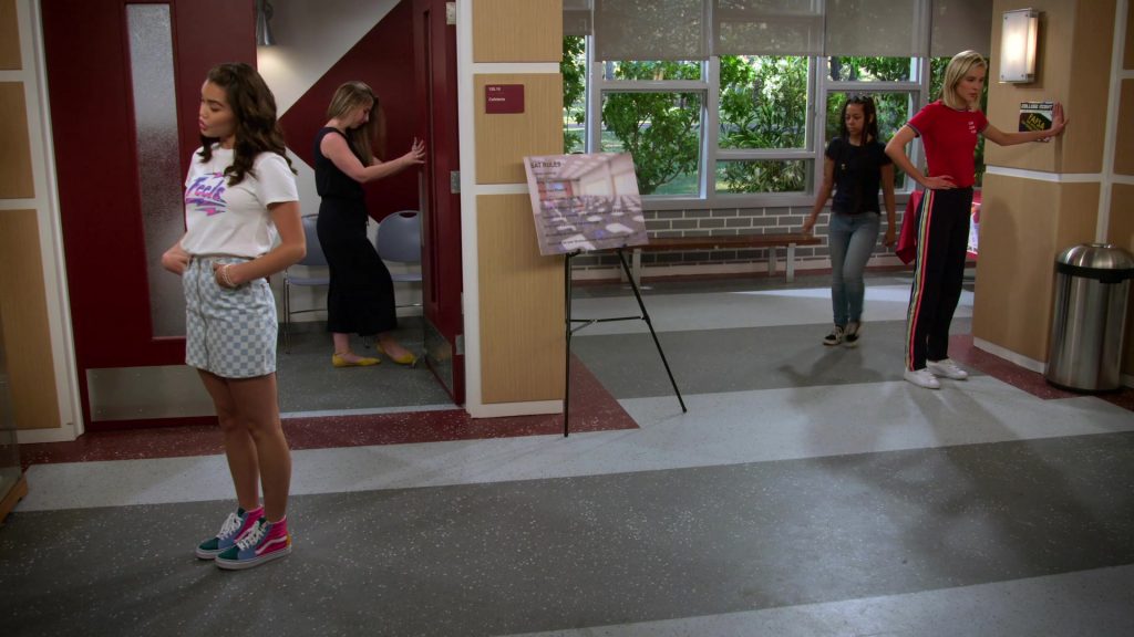 Vans High Top Shoes Worn by Paris Berelc in Alexa & Katie Season 3 Episode 8 “Panic! At The Putt-Putt” (2019) (Image 2)