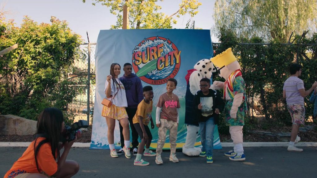 Vans, Nike and Converse Shoes in The Vince Staples Show S01E04 “Red Door” (2024) (Image 3)