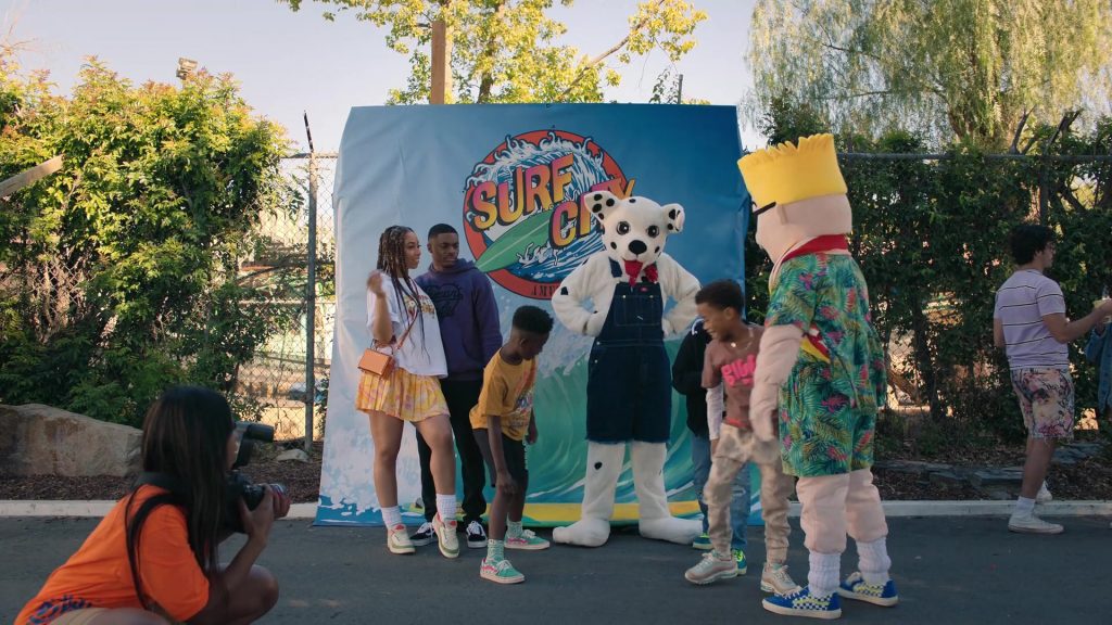 Vans, Nike and Converse Shoes in The Vince Staples Show S01E04 “Red Door” (2024) (Image 5)
