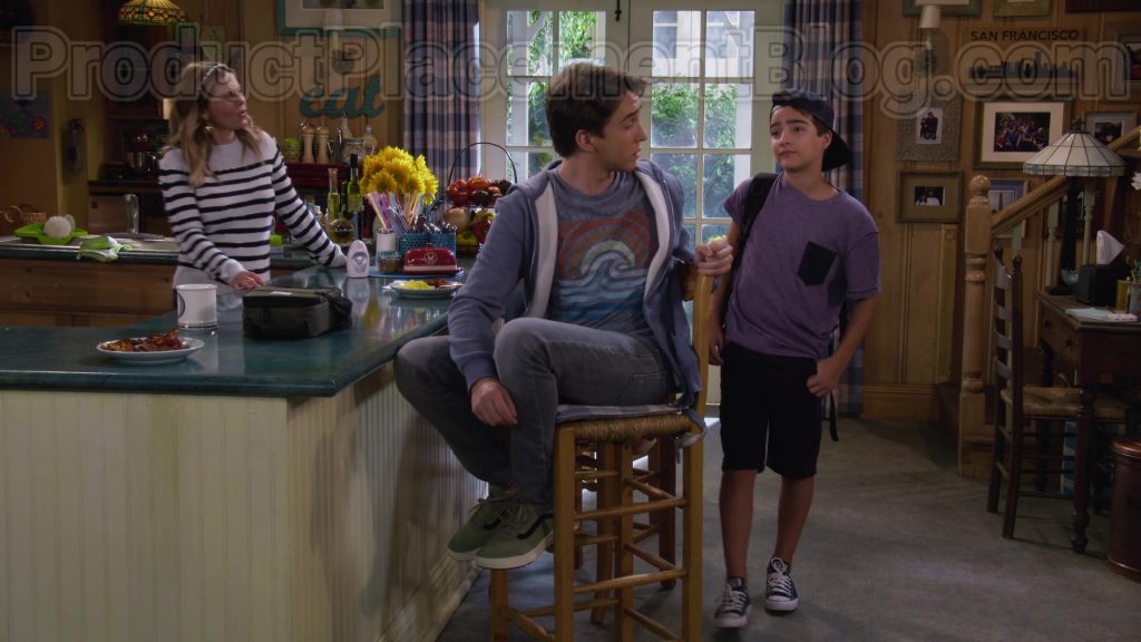 Vans Old Skool Vintage Green Sneakers of Michael Campion as Jackson in Fuller House S05E14 “Basic Training” (2020) (Image 2)